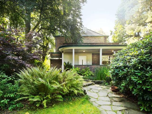 Haus zum Kaufen in Düsseldorf 1.350.000,00 EUR 280 m²