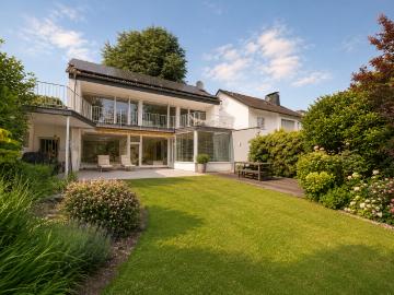 Haus zum Kaufen in Düsseldorf 1.700.000,00 EUR 190 m²