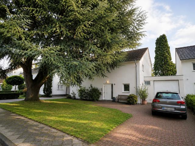 Haus zum Kaufen in Düsseldorf 1.700.000,00 EUR 199 m²