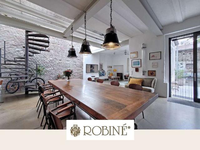 Haus zum Kaufen in Düsseldorf 1.950.000,00 EUR 275 m²