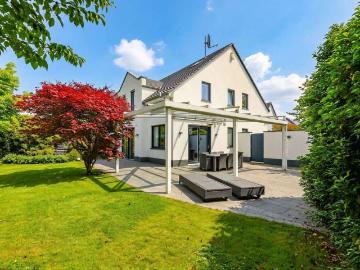 Haus zum Kaufen in Düsseldorf 1.980.000,00 EUR 270 m²