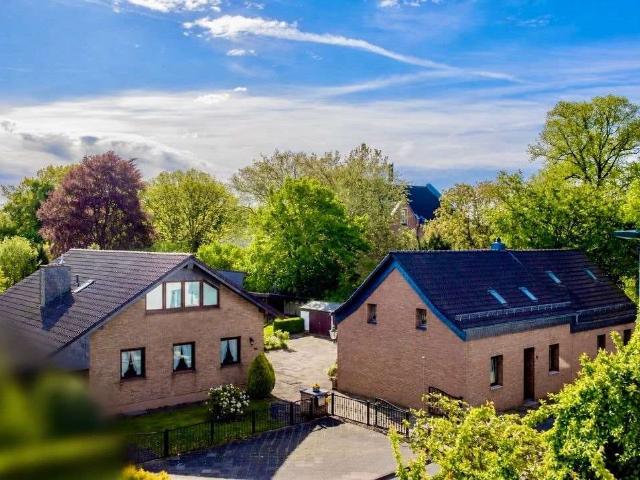 Haus zum Kaufen in Düsseldorf 1.999.000,00 EUR 333.8 m²