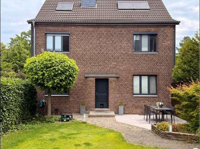 Haus zum Kaufen in Düsseldorf 2.350.000,00 EUR 395 m²