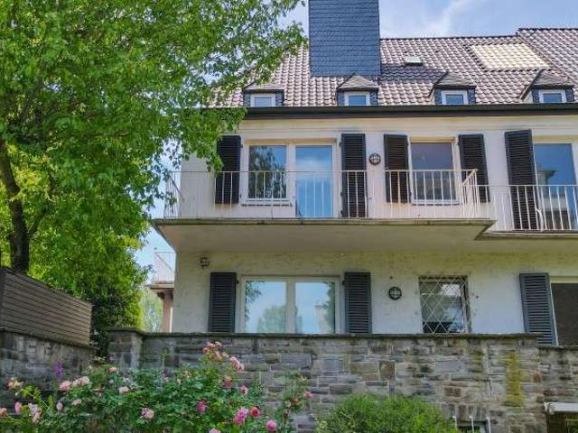 Haus zum Kaufen in Düsseldorf 2.490.000,00 EUR 378 m²