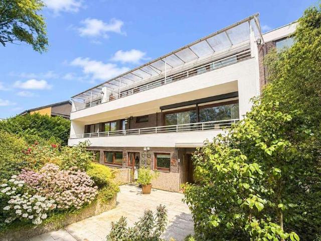 Haus zum Kaufen in Düsseldorf 2.610.000,00 EUR 640.18 m²