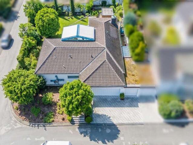 Haus zum Kaufen in Düsseldorf Unterbach 1.550.000,00 EUR 268 m²
