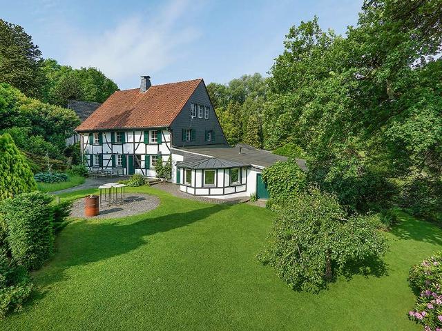 Haus zum Kaufen in Düsseldorf Hubbelrath 3.000.000,00 EUR 314.9 m²