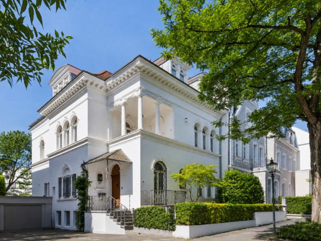 Haus zum Kaufen in Düsseldorf Oberkassel 4.875.000,00 EUR 381 m²