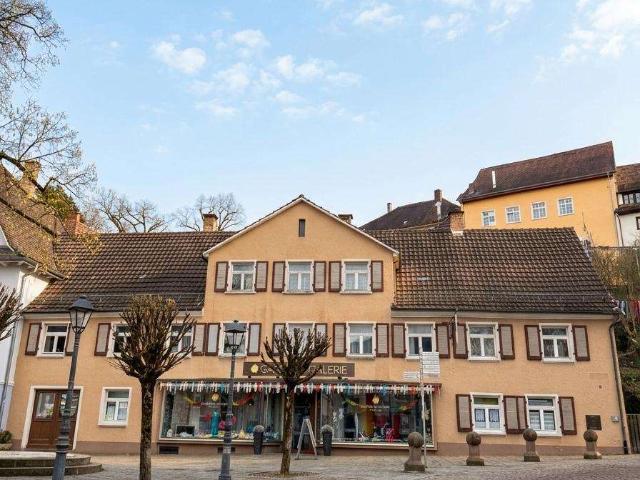 Haus zum Kaufen in Engen 390.000,00 EUR 218 m²
