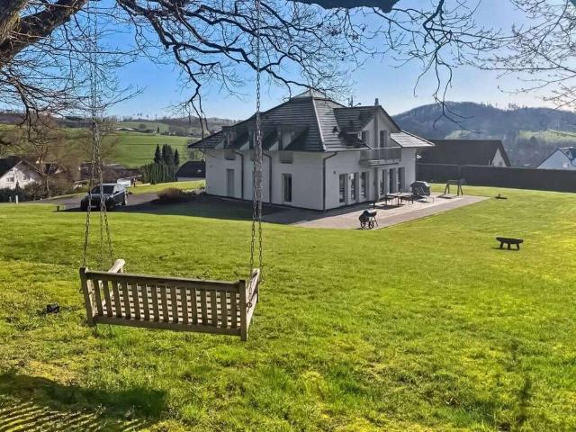 Haus zum Kaufen in Engelskirchen 1.650.000,00 EUR 244.44 m²