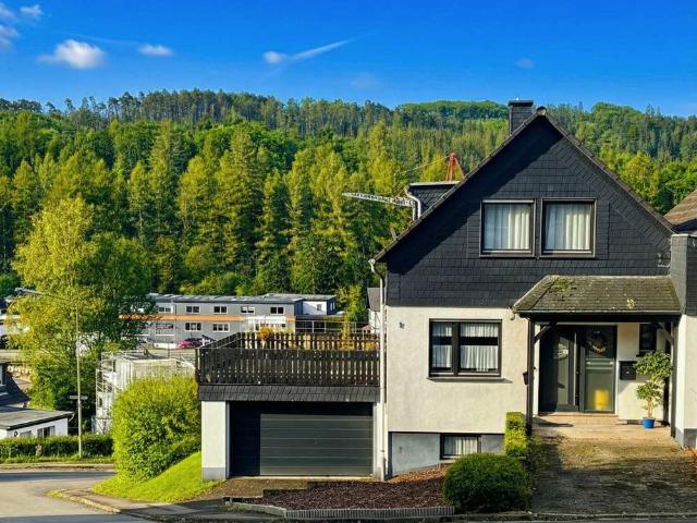 Haus zum Kaufen in Engelskirchen 349.000,00 EUR 130 m²