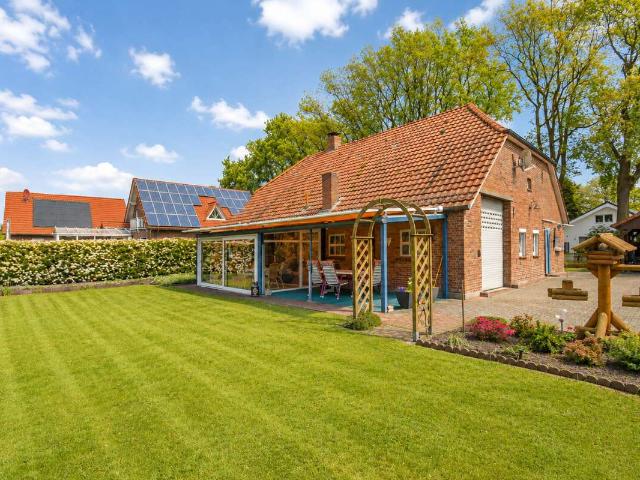 Haus zum Kaufen in Edewecht 259.000,00 EUR 142.25 m²
