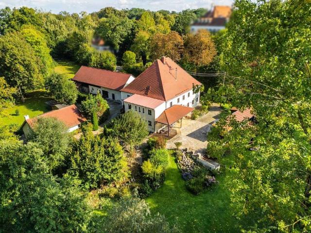Haus zum Kaufen in Egenhofen 2.490.000,00 EUR 480 m²