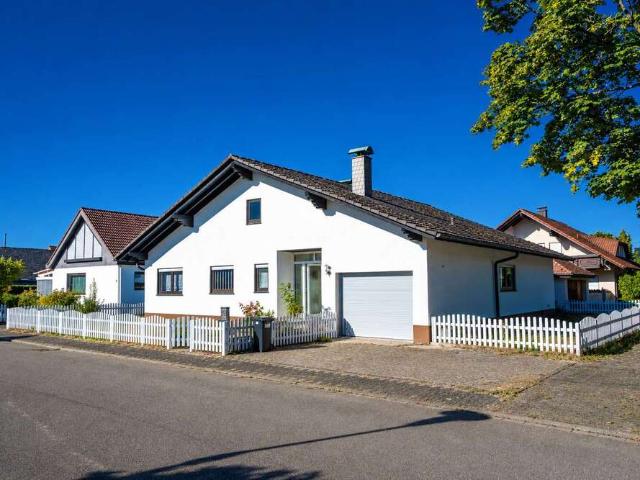 Haus zum Kaufen in Eggenstein Leopoldshafen 750.000,00 EUR 205.24 m²