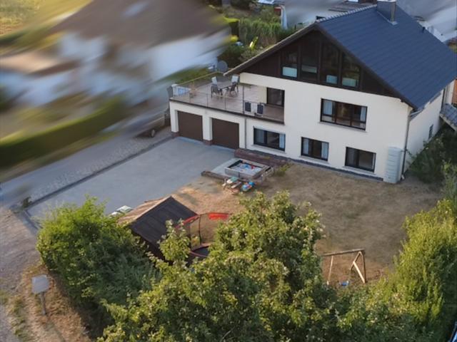 Haus zum Kaufen in Ehlscheid 479.000,00 EUR 244 m²