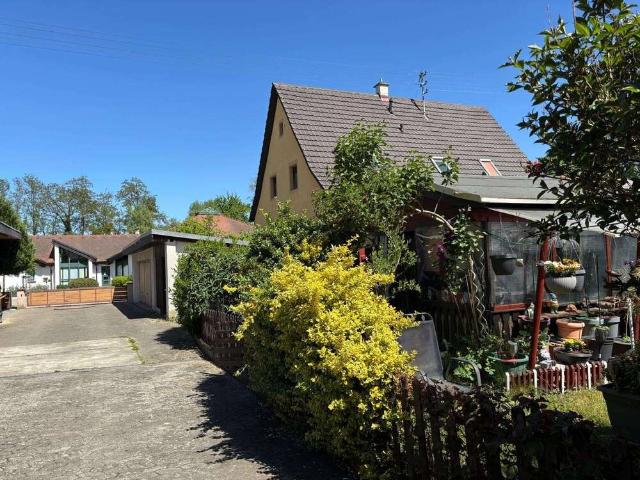 Haus zum Kaufen in Ehrenkirchen 640.000,00 EUR 215 m²