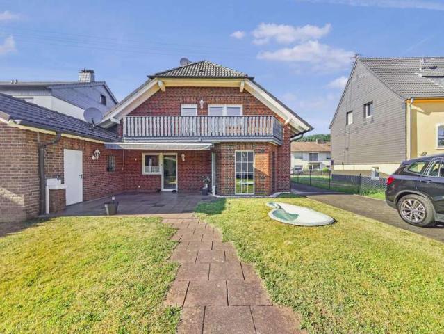 Haus zum Kaufen in Eitorf 535.000,00 EUR 205 m²