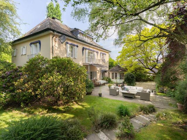 Haus zum Kaufen in Eitorf 890.000,00 EUR 300 m²