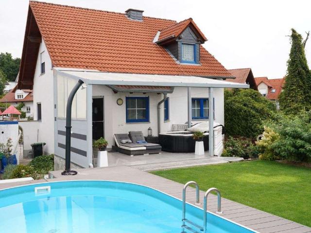 Haus zum Kaufen in Eisenberg 469.000,00 EUR 148.55 m²