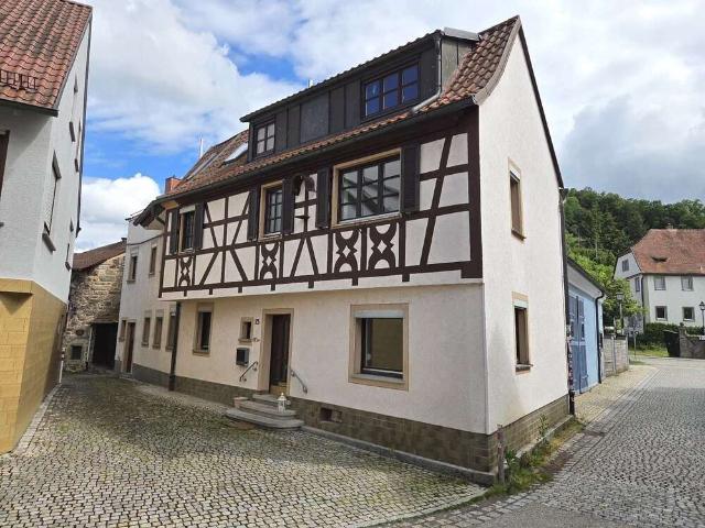 Haus zum Kaufen in Eltmann 340.000,00 EUR 140 m²