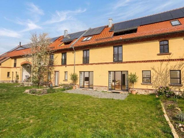 Haus zum Kaufen in Elstertrebnitz 360.000,00 EUR 235.5 m²