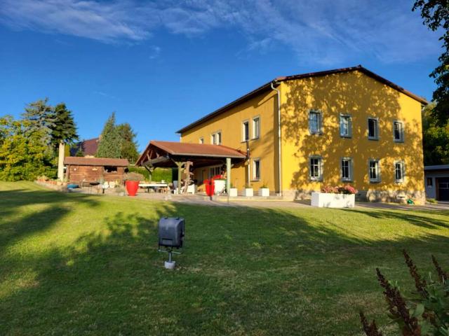 Haus zum Kaufen in Elstra Ossel 1.250.000,00 EUR 301.28 m²