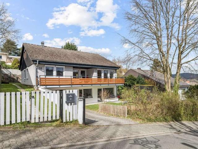 Haus zum Kaufen in Eppstein 649.000,00 EUR 250 m²