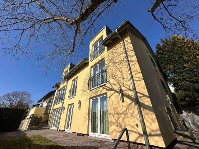 Haus zum Kaufen in Eppstein 945.000,00 EUR 250.4 m²