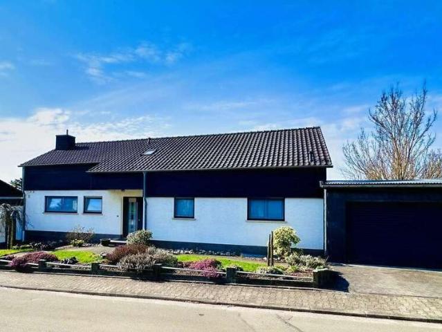 Haus zum Kaufen in Erzenhausen 495.000,00 EUR 224.5 m²