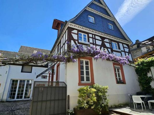 Haus zum Kaufen in Erden 320.000,00 EUR 200 m²