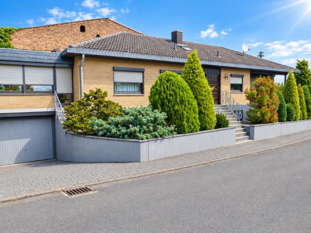 Haus zum Kaufen in Erftstadt 369.000,00 EUR 195 m²