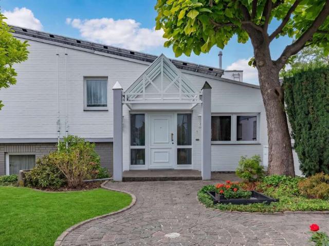 Haus zum Kaufen in Erftstadt 990.000,00 EUR 222 m²