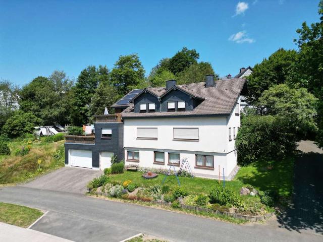 Haus zum Kaufen in Erndtebrück 298.000,00 EUR 245 m²