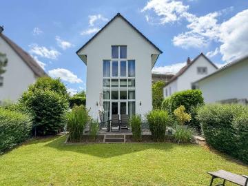 Haus zum Kaufen in Eschborn 649.000,00 EUR 238.99 m²