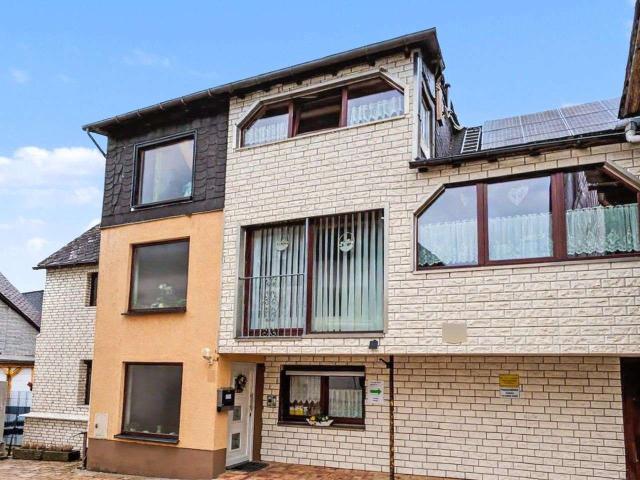 Haus zum Kaufen in Eschenburg 279.000,00 EUR 325 m²