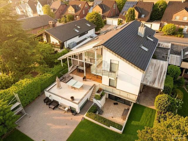 Haus zum Kaufen in Eschweiler 1.499.000,00 EUR 598 m²