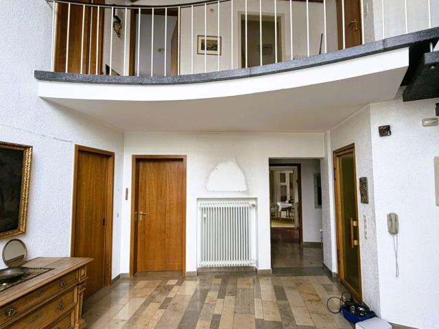 Haus zum Kaufen in Esslingen am Neckar 599.000,00 EUR 225 m²