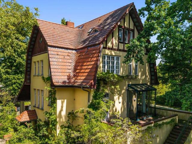 Haus zum Kaufen in Falkensee 1.465.000,00 EUR 333.47 m²
