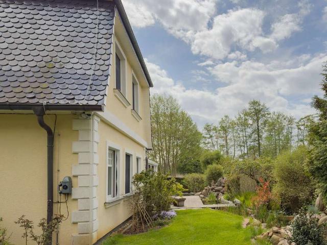 Haus zum Kaufen in Falkensee 359.000,00 EUR 210 m²