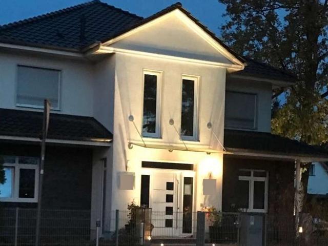 Haus zum Kaufen in Falkensee 799.000,00 EUR 204 m²