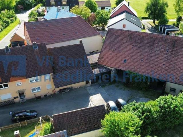 Haus zum Kaufen in Feuchtwangen 395.000,00 EUR 180 m²