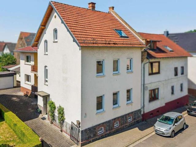 Haus zum Kaufen in Fernwald 325.000,00 EUR 160 m²