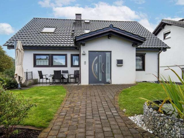 Haus zum Kaufen in Finnentrop 340.000,00 EUR 176 m²