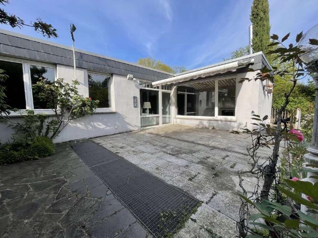 Haus zum Kaufen in Frankfurt Main Niederursel 700.000,00 EUR 130 m²