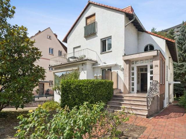 Haus zum Kaufen in Frankfurt am Main 1.690.000,00 EUR 504 m²