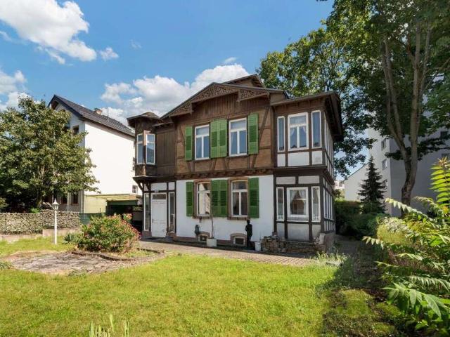 Haus zum Kaufen in Frankfurt am Main 1.075.000,00 EUR 218.99 m²