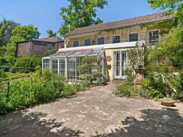 Haus zum Kaufen in Frankfurt am Main 2.645.000,00 EUR 442 m²