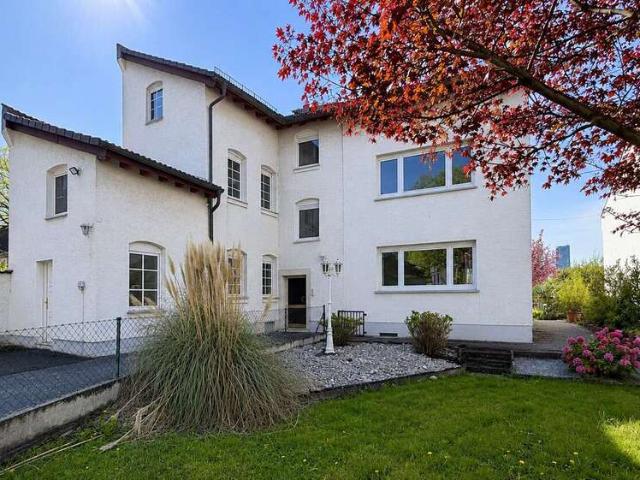 Haus zum Kaufen in Frankfurt am Main 890.000,00 EUR 226 m²