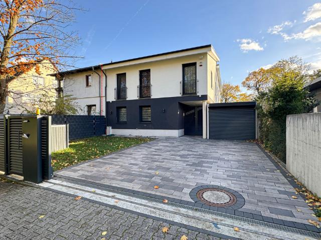 Haus zum Kaufen in Frankfurt am Main 990.000,00 EUR 255.38 m²