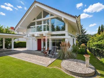 Haus zum Kaufen in Frankfurt am Main Niederursel 1.750.000,00 EUR 222 m²